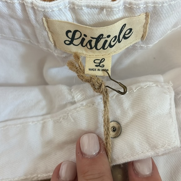 White ruffle denim stretch short - Picture 2 of 5